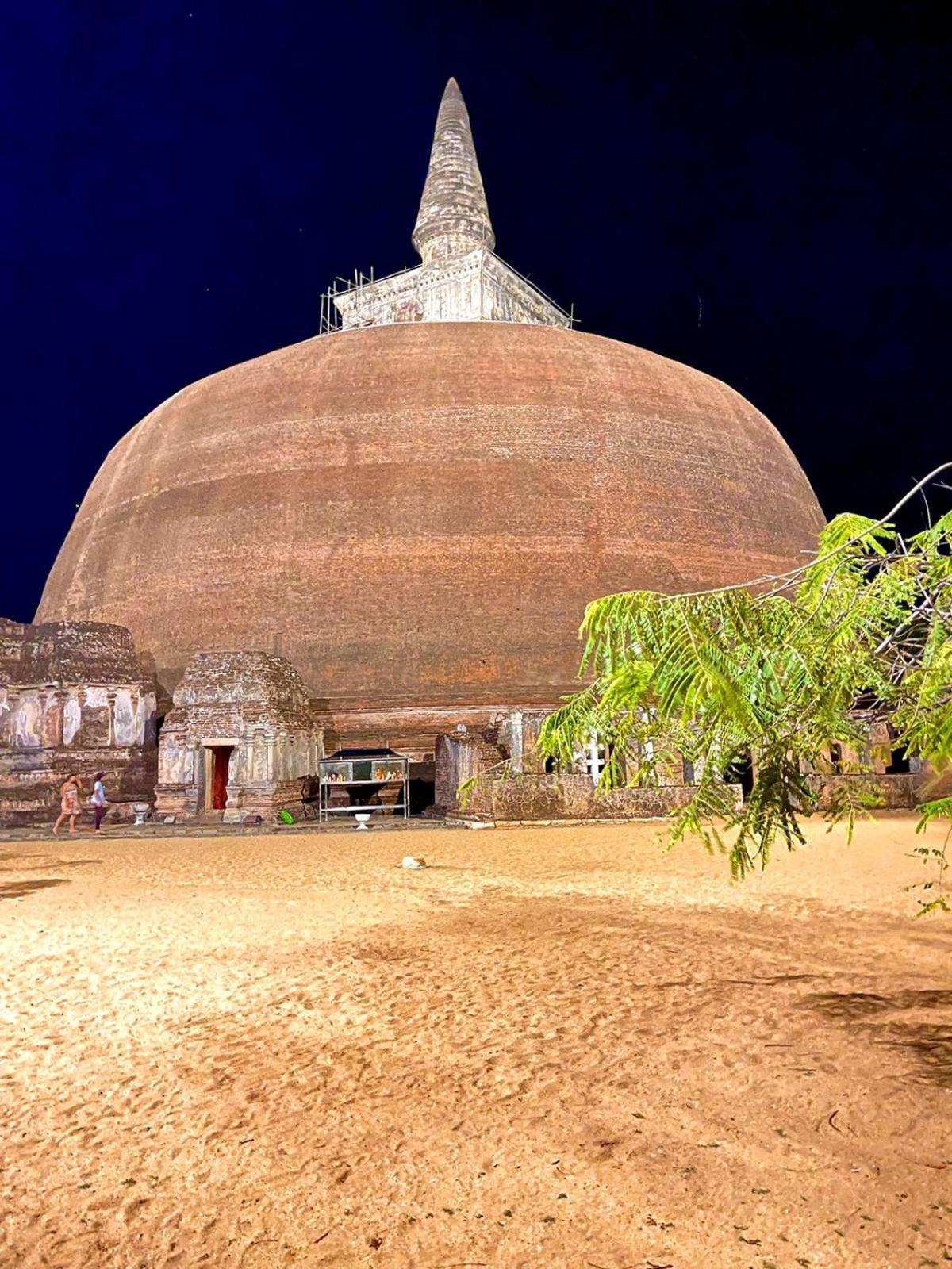 Arani Homestay Polonnaruwa Exterior photo